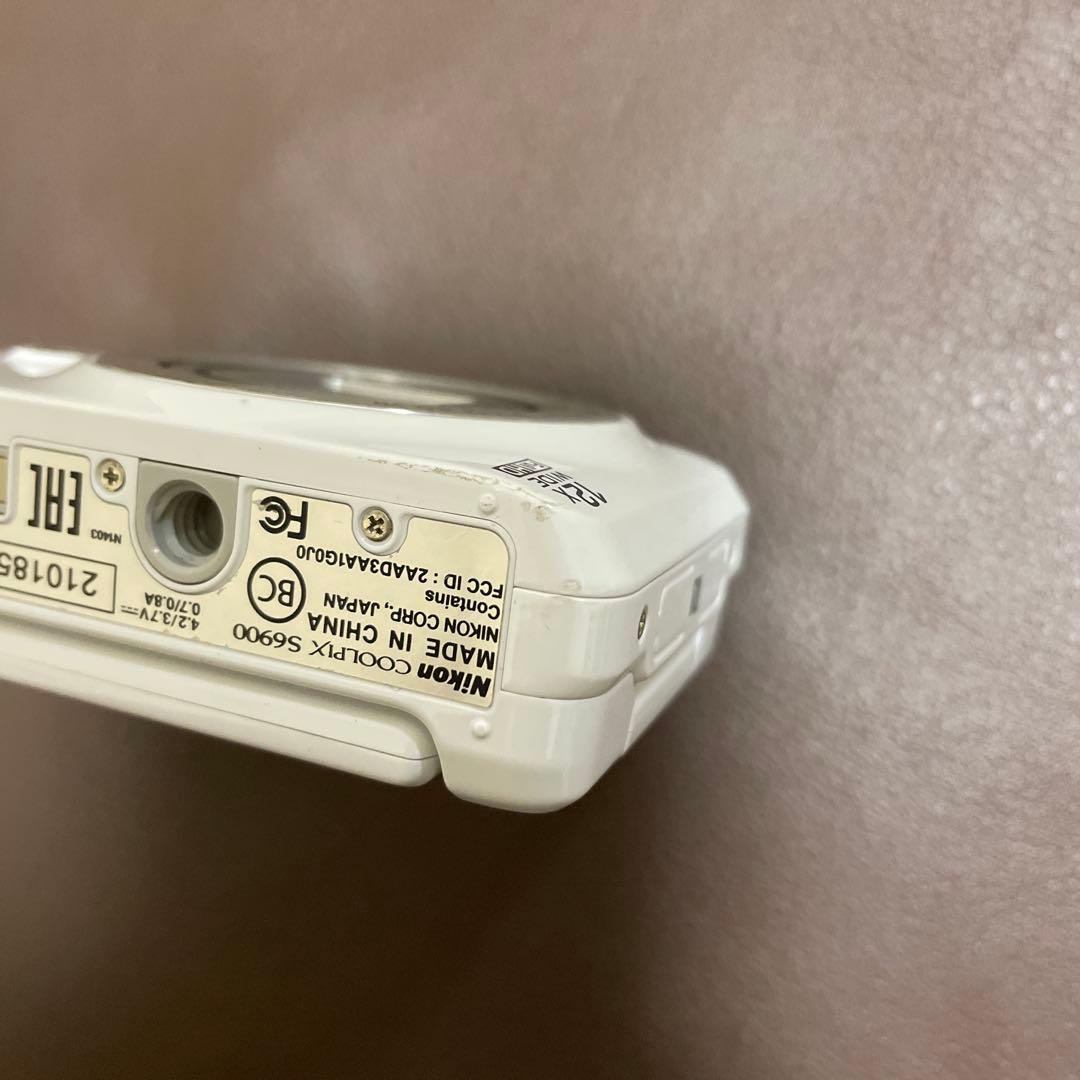 Nikon COOLPIX S6900 ホワイト　デジタルカメラ