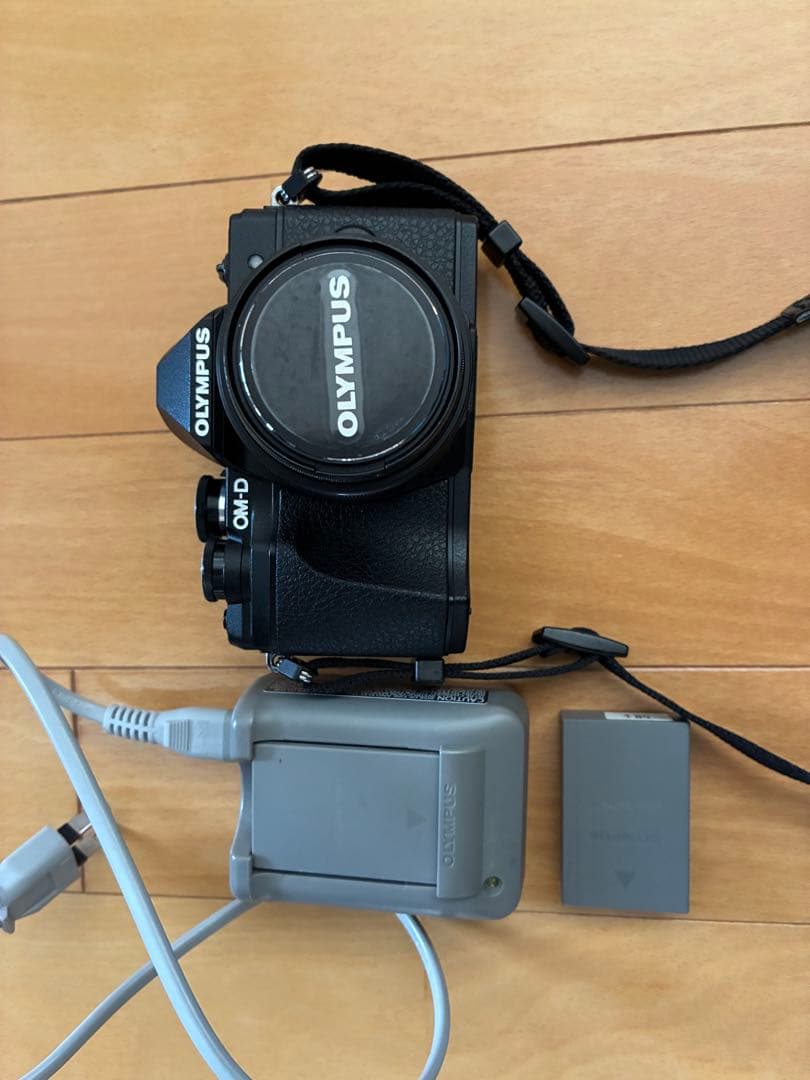 OLYMPUS OM-D E-M10 mark3 単焦点25㎜　f1.8レンズ