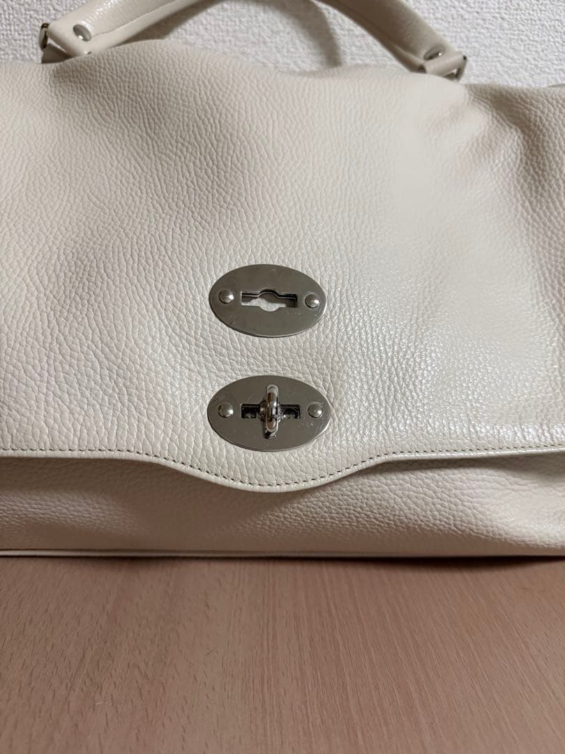 ザネラート　ポスティーナ　ベージュ、白