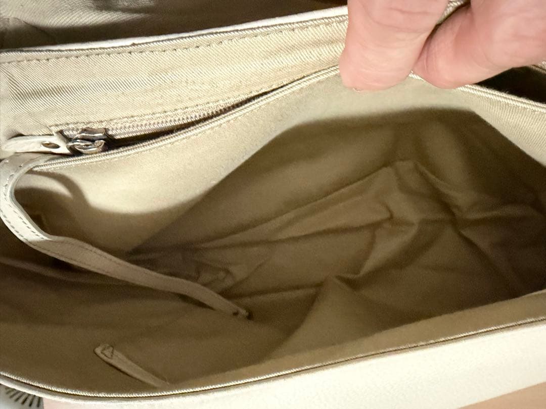 ザネラート　ポスティーナ　ベージュ、白