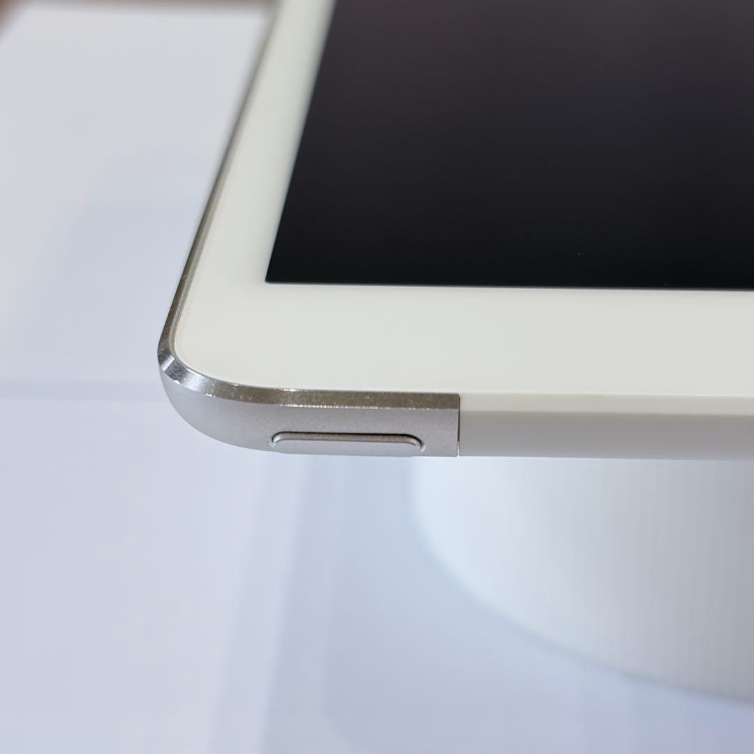 Apple iPad mini4 128GB Wi-Fiセルラー シルバー