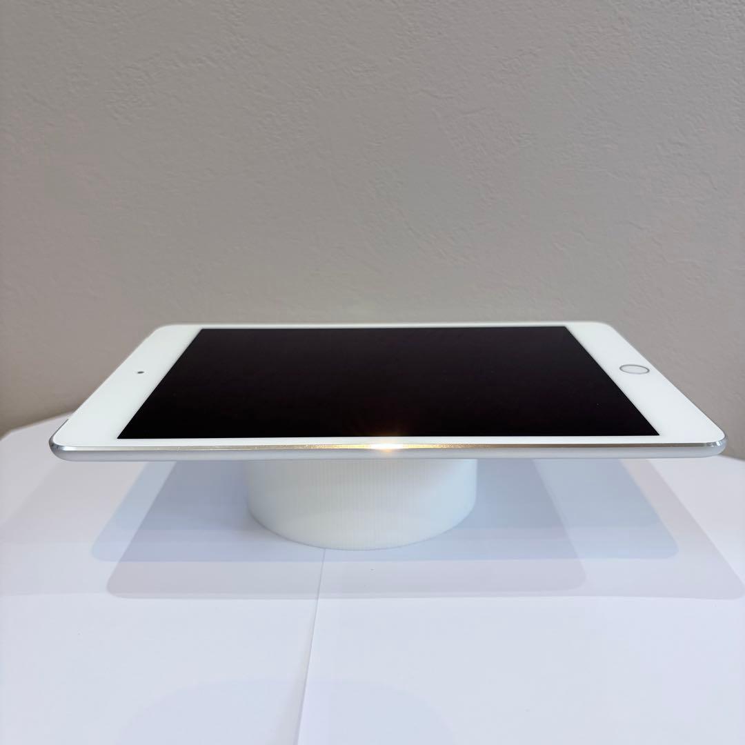 Apple iPad mini4 128GB Wi-Fiセルラー シルバー