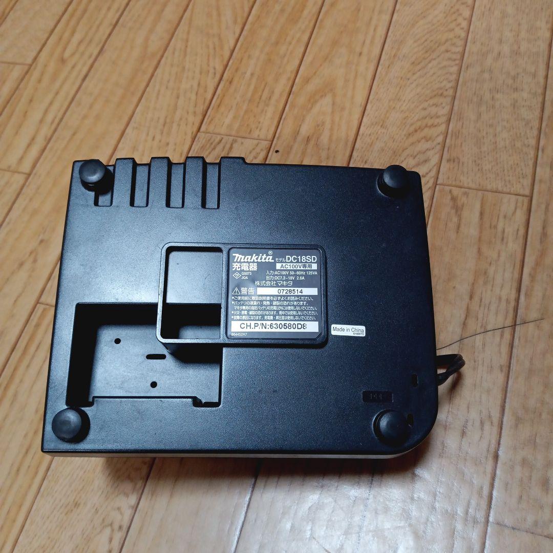 マキタ14.4V充電式クリーナ CL141FD 純正バッテリー、純正充電器付