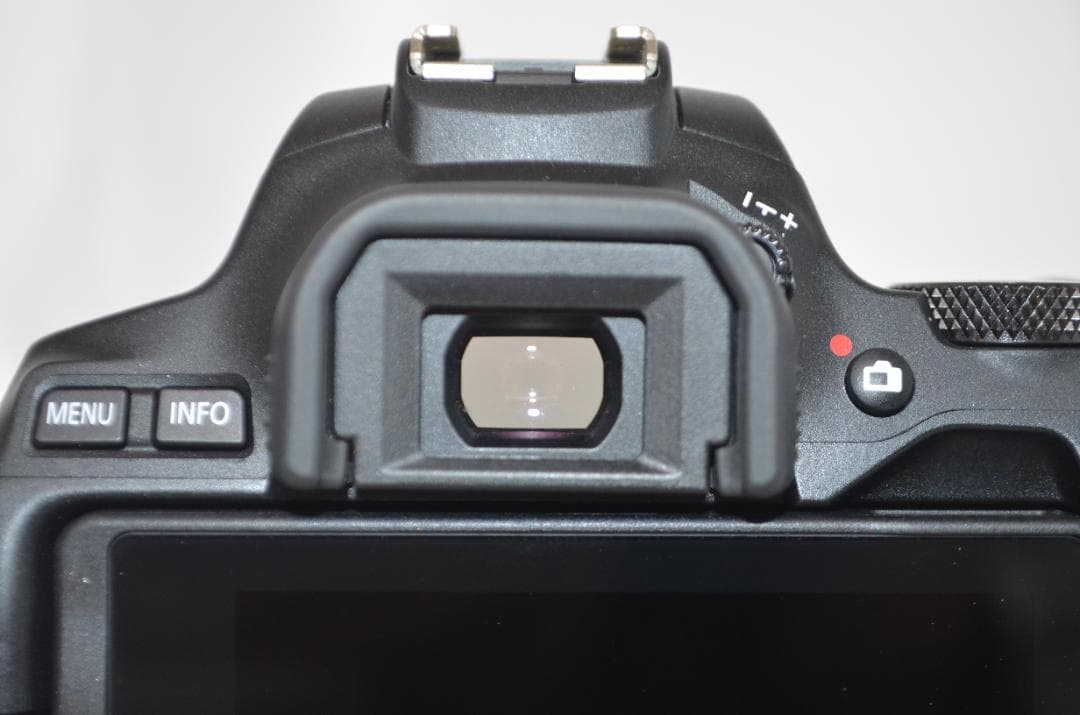 美品 【Canon EOS Kiss X10 ダブルレンズ】 Wi-Fi搭載