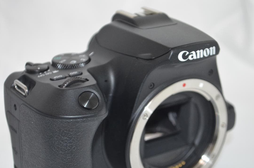 美品 【Canon EOS Kiss X10 ダブルレンズ】 Wi-Fi搭載