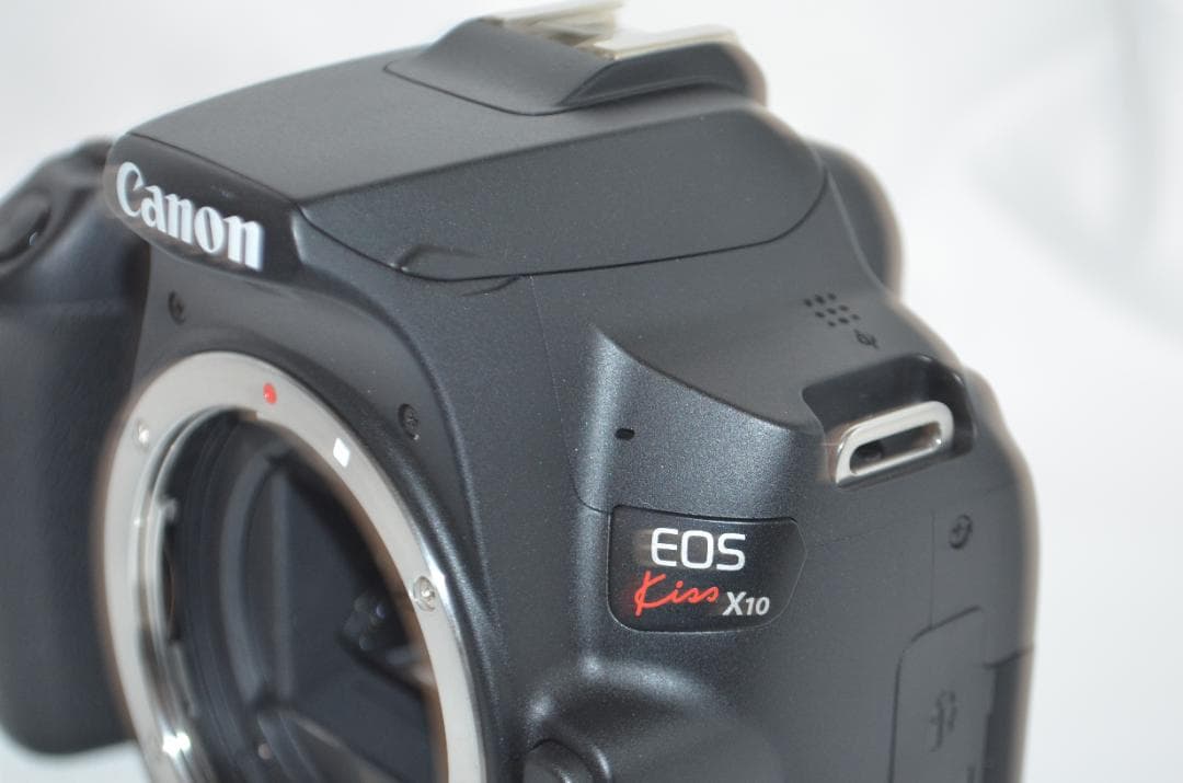 美品 【Canon EOS Kiss X10 ダブルレンズ】 Wi-Fi搭載