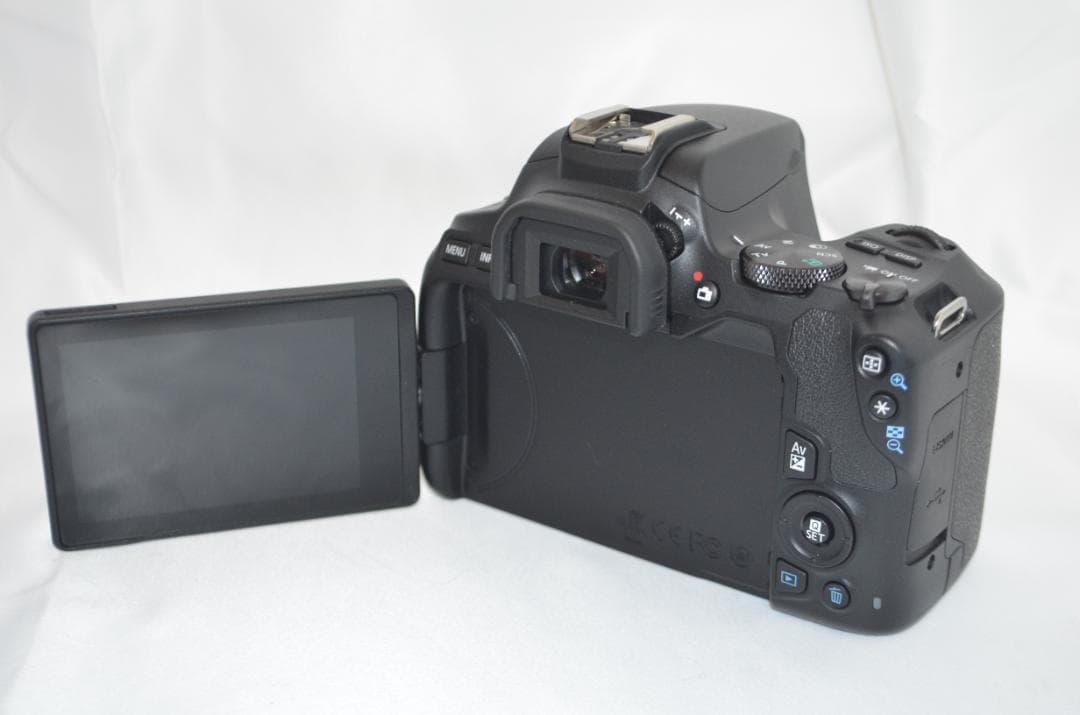 美品 【Canon EOS Kiss X10 ダブルレンズ】 Wi-Fi搭載