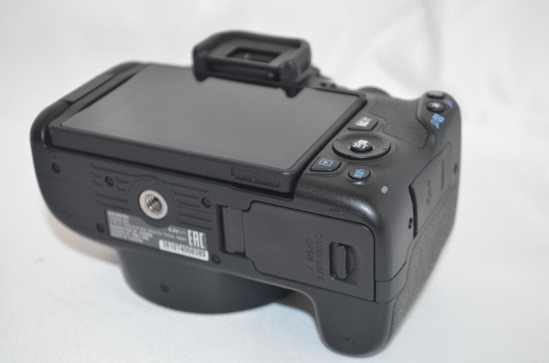 美品 【Canon EOS Kiss X10 ダブルレンズ】 Wi-Fi搭載