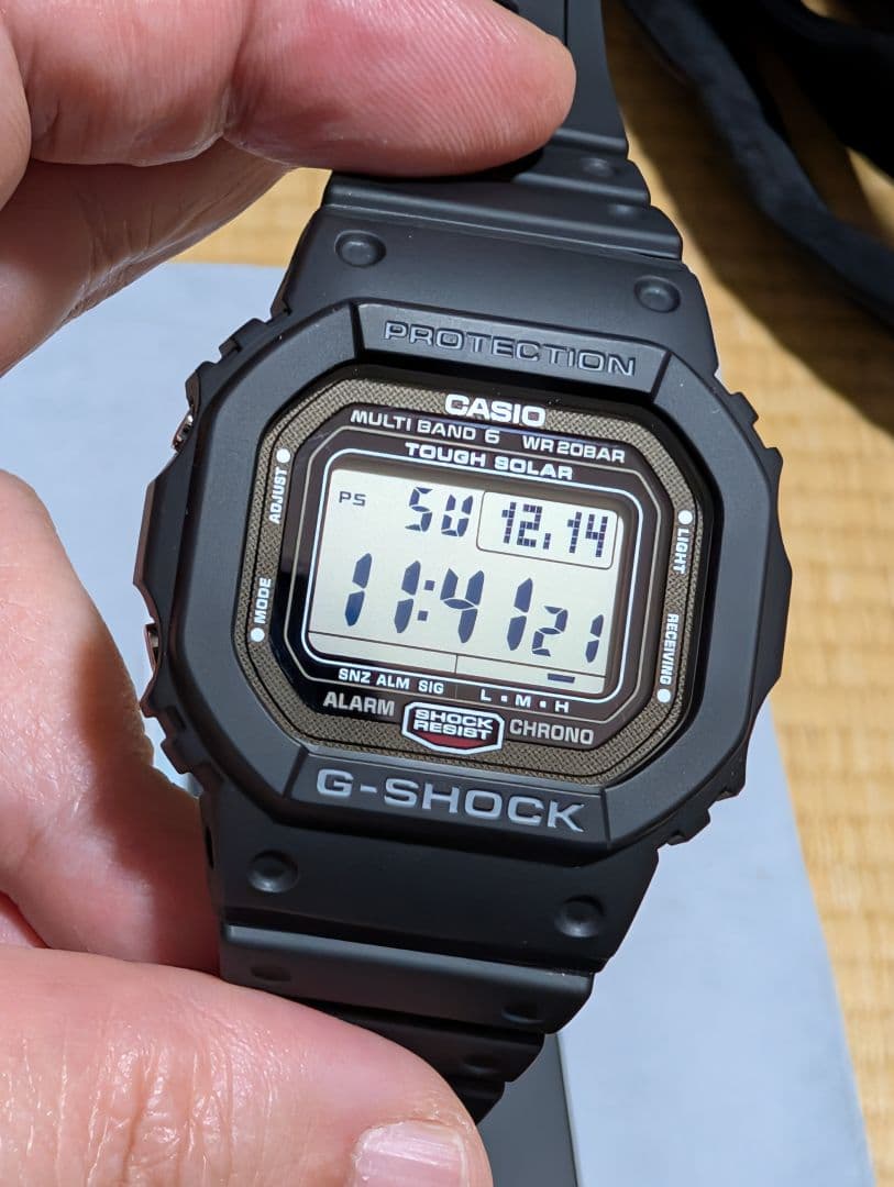 新品同様、G-SHOCK GW-5000U-1JF（保証書有り）