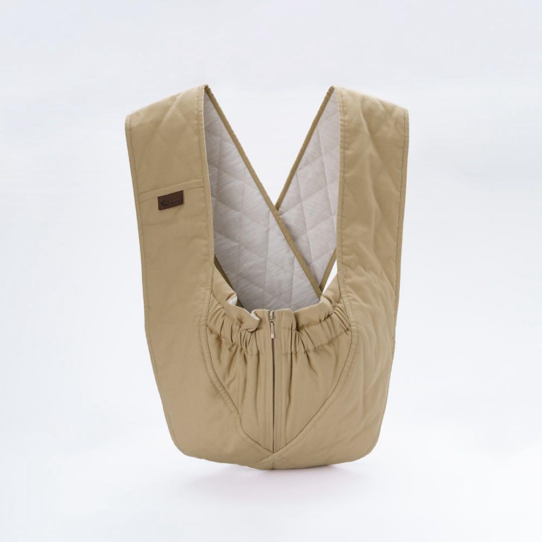 【新品未使用】エアリコ抱っこ紐「プレミアム」 ミルクティ（専用よだれカバー付）