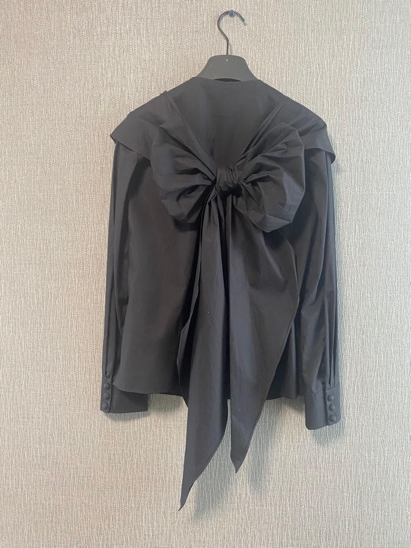 値下げ価格美品FENDIタイ付き長袖シャツ ブラックハンガー付き イタリア製