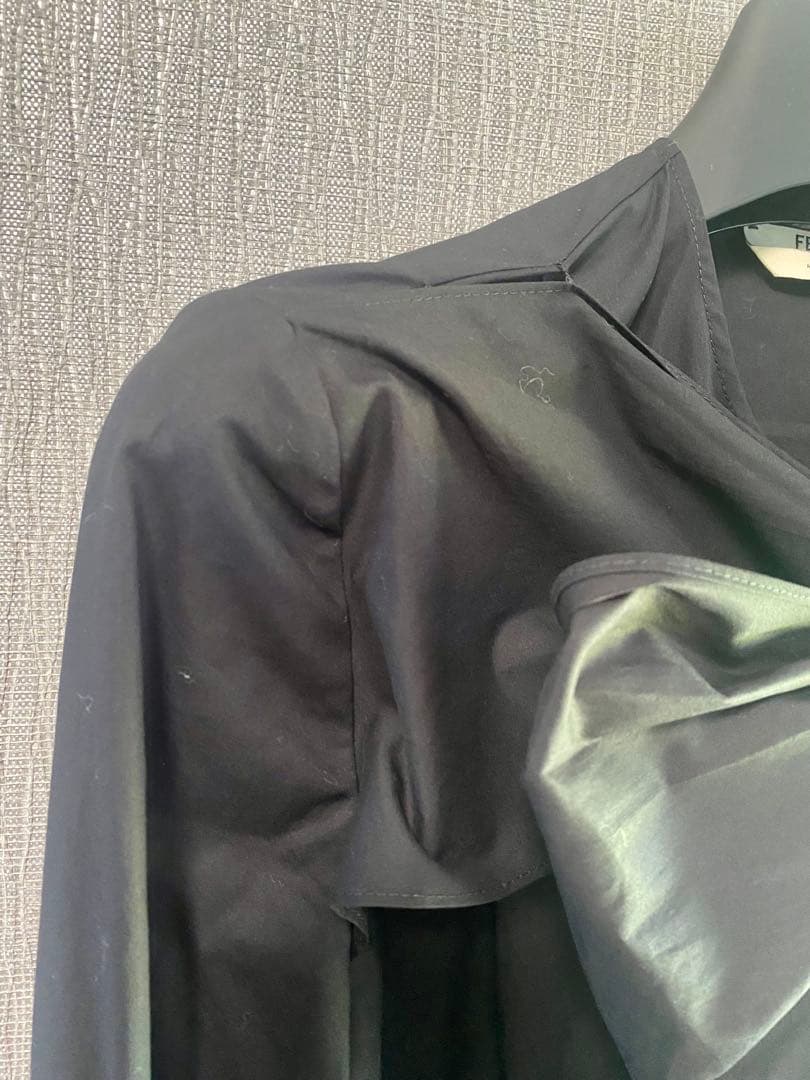 値下げ価格美品FENDIタイ付き長袖シャツ ブラックハンガー付き イタリア製