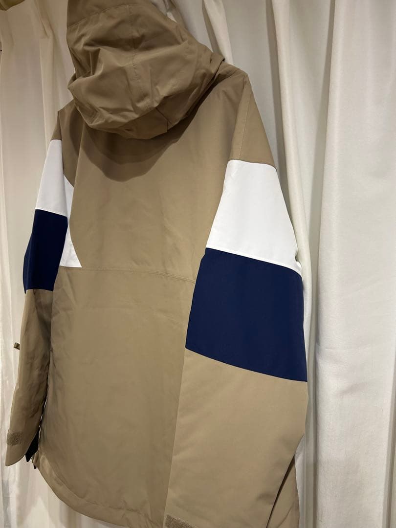 新品　SESSIONS Lサイズ　スノーボードジャケット