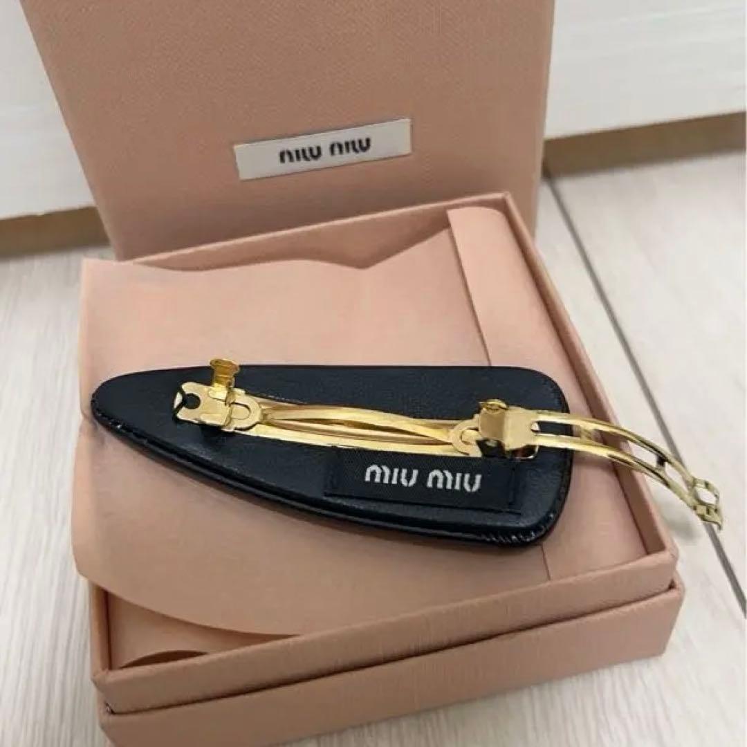 miumiu ヘアピン ブラック