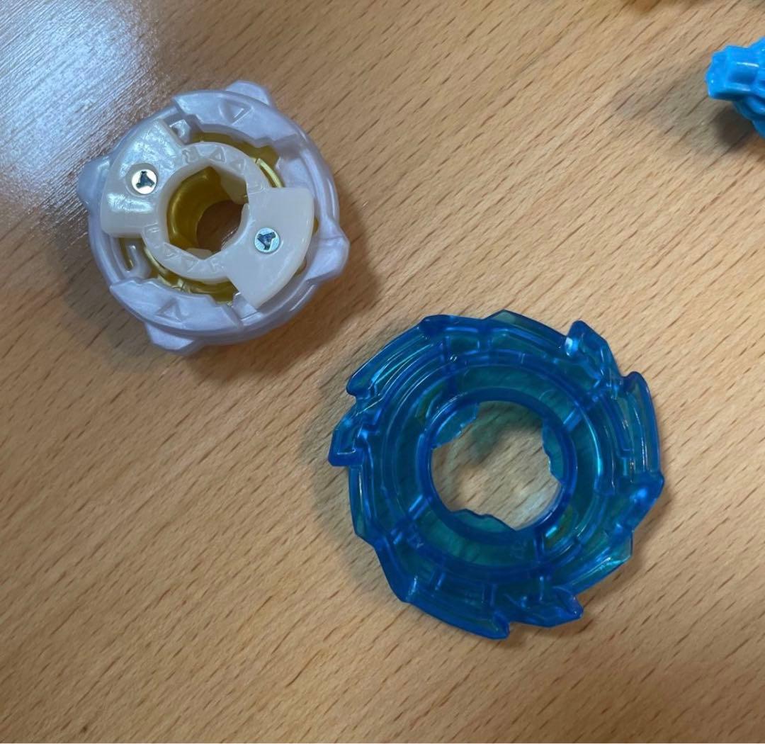 ベイブレードX ワルキューレボルトS4-70V メタルコート：ゴールド