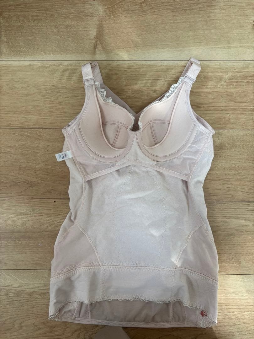 ボディシェイプスーツ