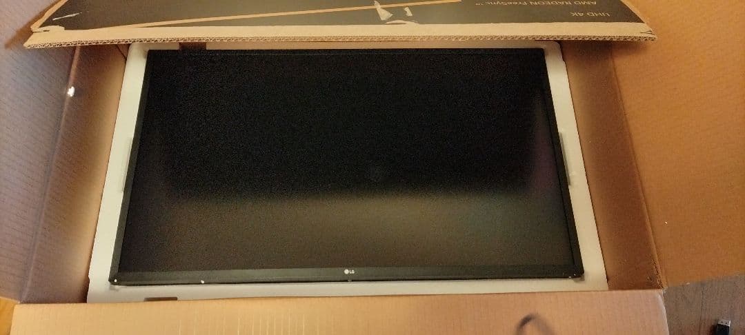 LG 32UK550-B 31.5インチ 4Kモニター