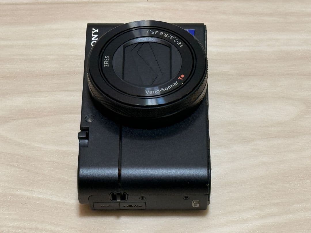 デジタルカメラ SONY Cyber-shot 4K R5 DSC-RX100M5A