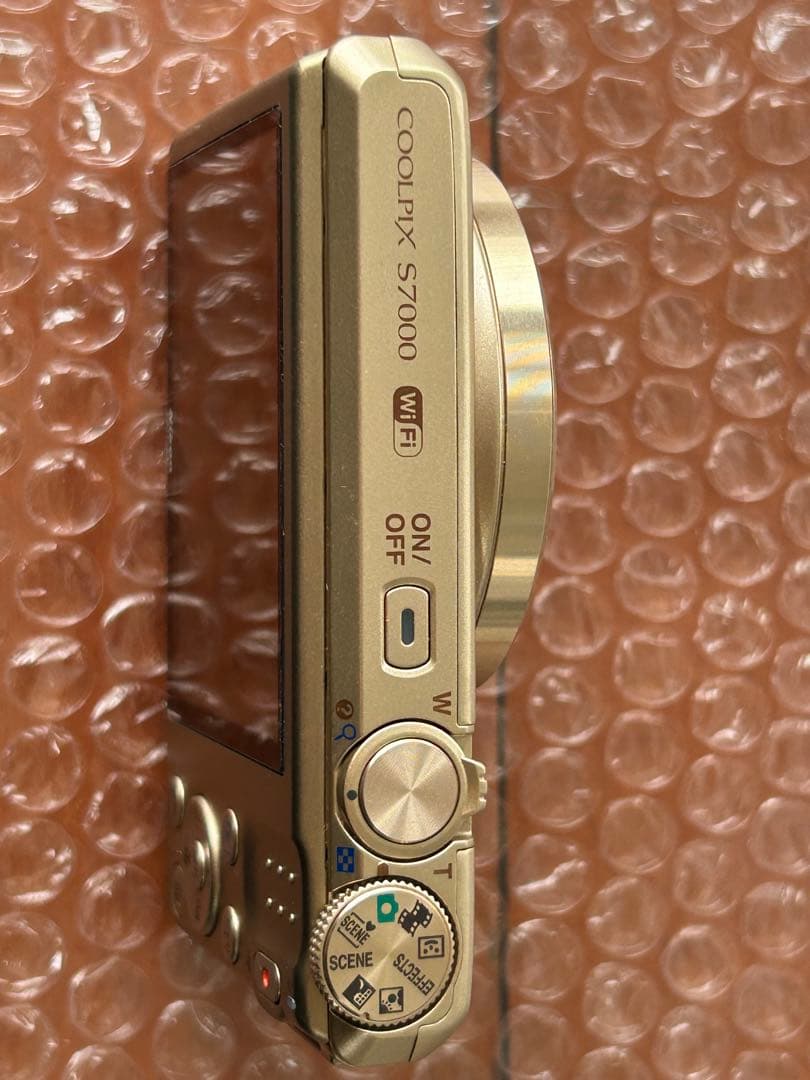 NIKON COOLPIX S7000本体