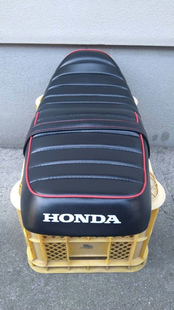 ホンダ　CB400sfタックロールシート　ブラックレザー・レッド　nc39.42