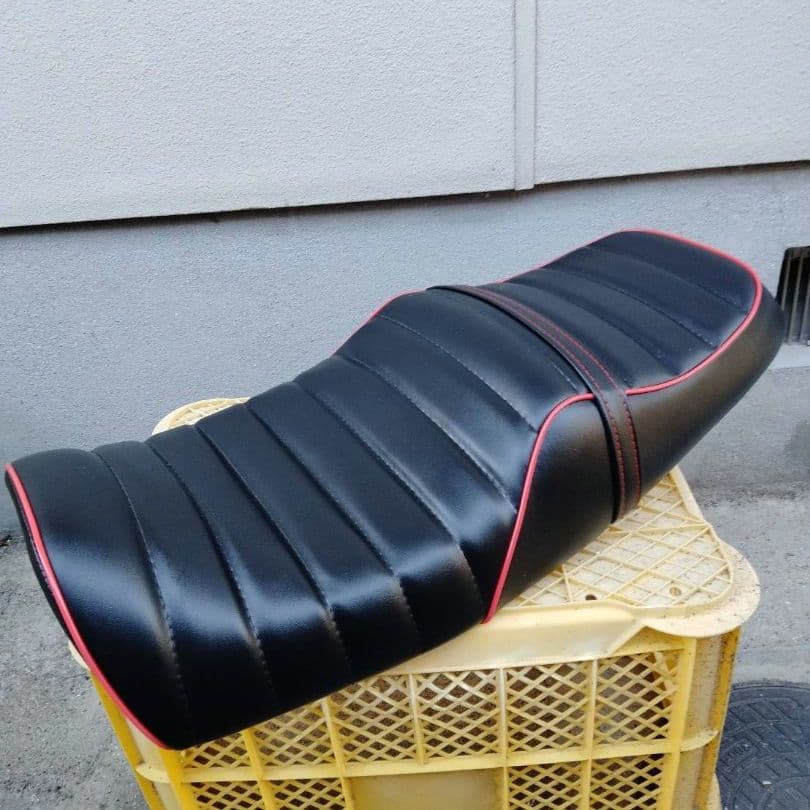 ホンダ　CB400sfタックロールシート　ブラックレザー・レッド　nc39.42