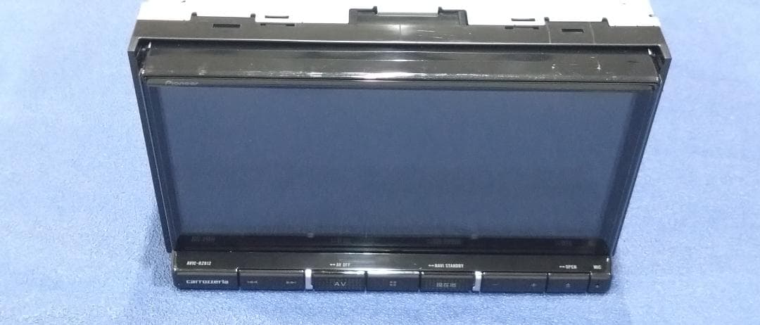 カーナビ pioneer avic-rz812-d
