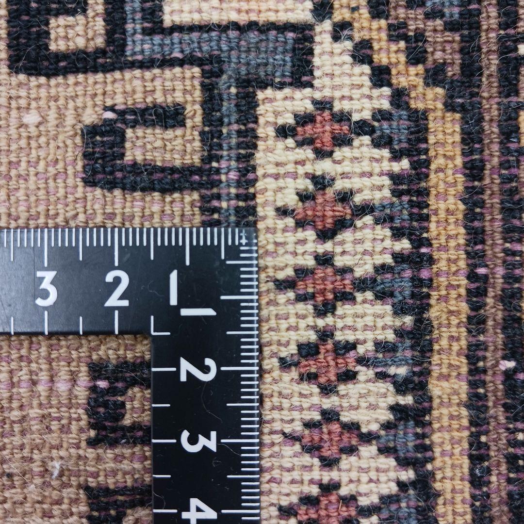 Y3080 パキスタン絨毯 ウール 手織り 193×125㎝ トライバルラグ