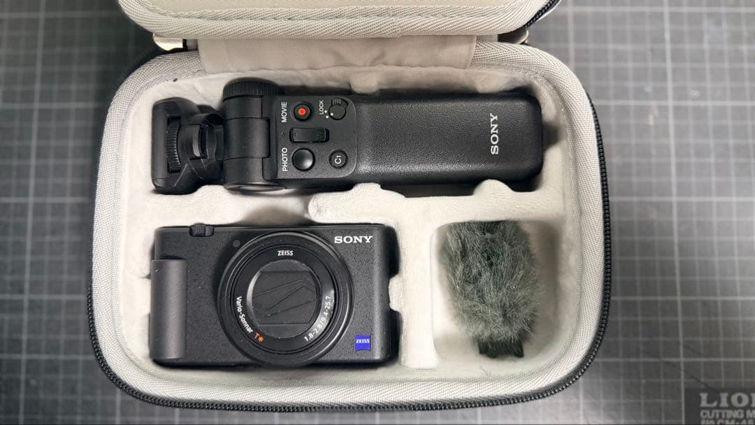 u ：SONY VLOGCAM ZV-1 シューティンググリップキット