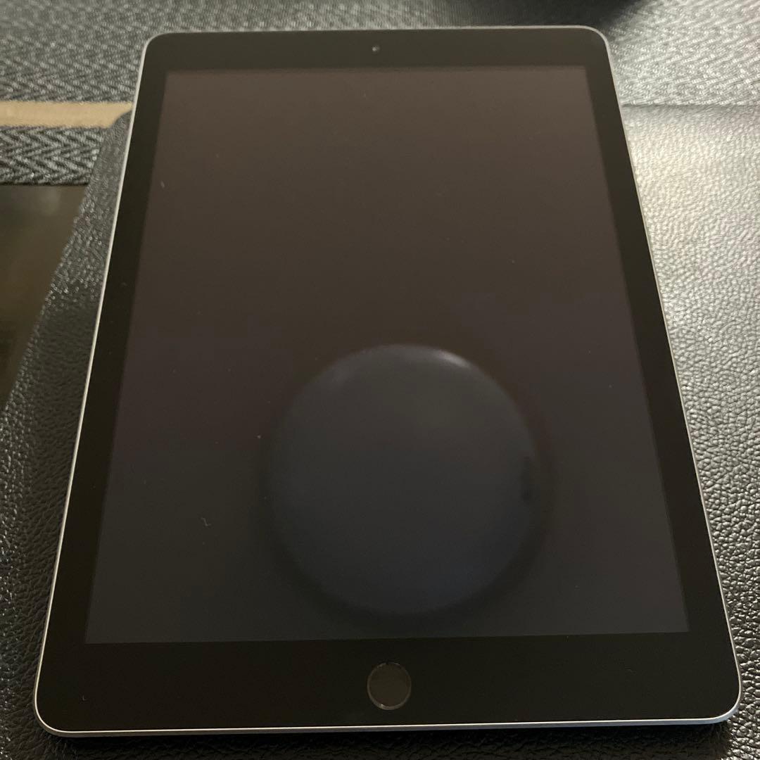 Apple iPad シルバー 第5世代32ギガ