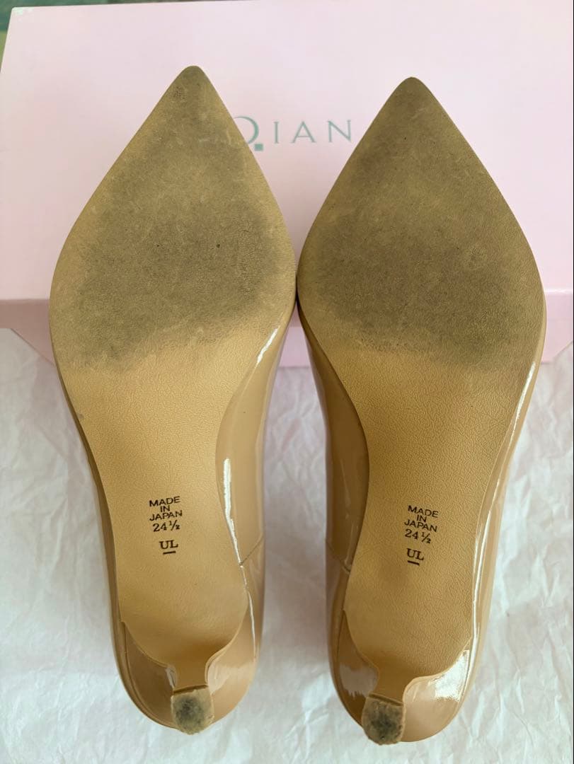 DIANA ベージュ パンプス