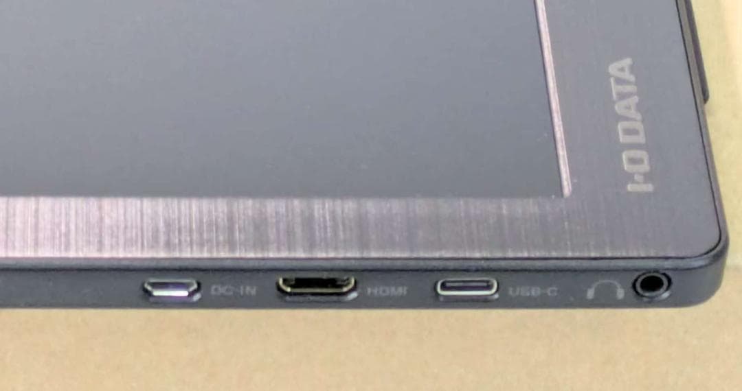 IODATA モバイルモニター (LCD-CF131XDB-M)