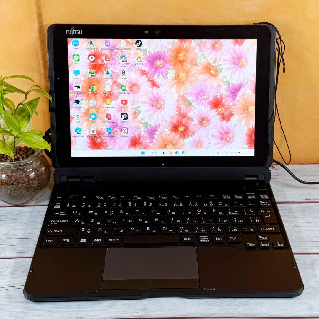レア✨Fujitsu タブレット型ノートPC☘️メモリ8GB☘️SSD☘️タッチペン付