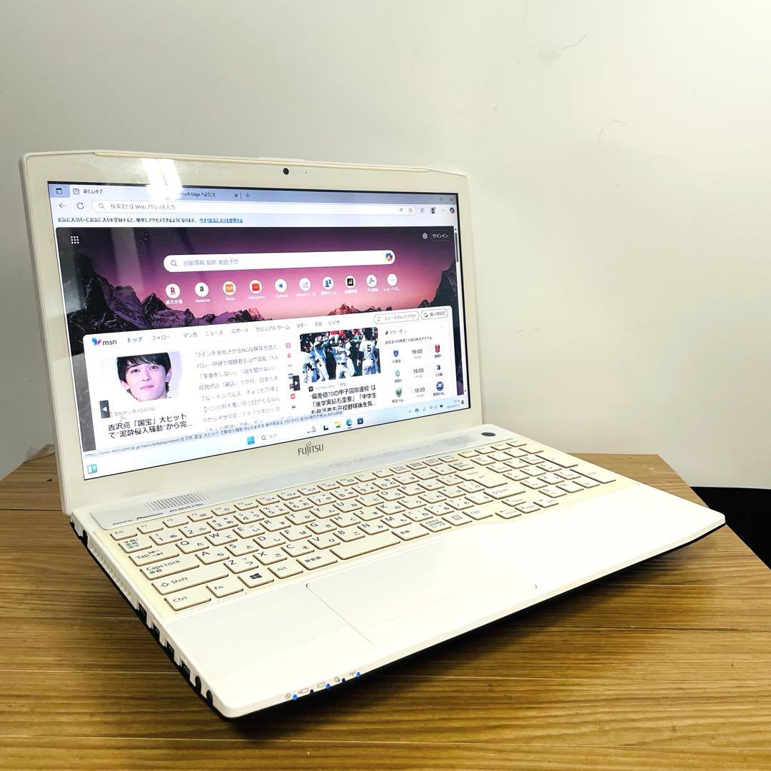 i7ホワイトSSDノートパソコンメモリー8ギガwin11オフィスブルーレイ