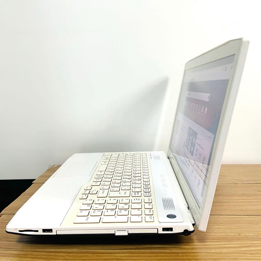 i7ホワイトSSDノートパソコンメモリー8ギガwin11オフィスブルーレイ