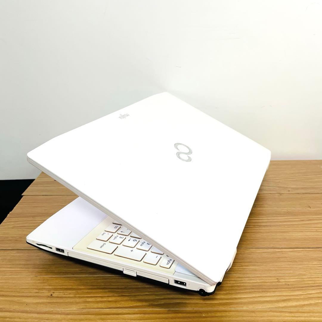 i7ホワイトSSDノートパソコンメモリー8ギガwin11オフィスブルーレイ