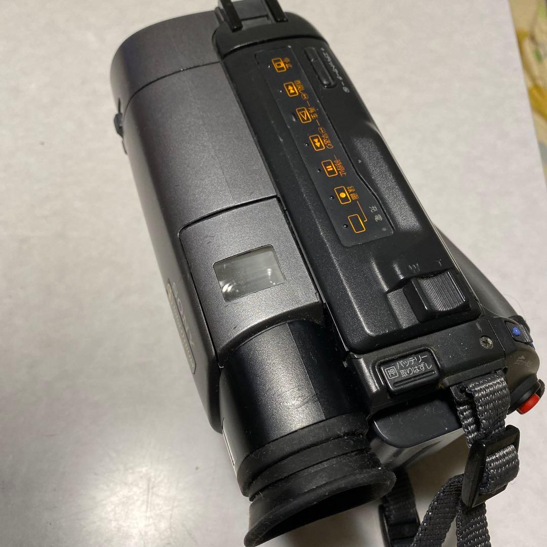 SONY VideoHi8 Handycam CCD-TR12 ①