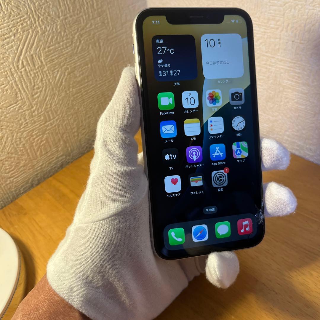 iPhoneXR 64GB 73%バッテリー　画面割れあり