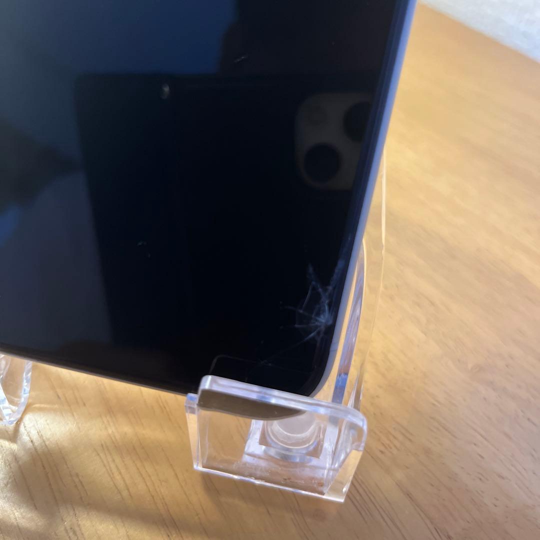 iPhoneXR 64GB 73%バッテリー　画面割れあり