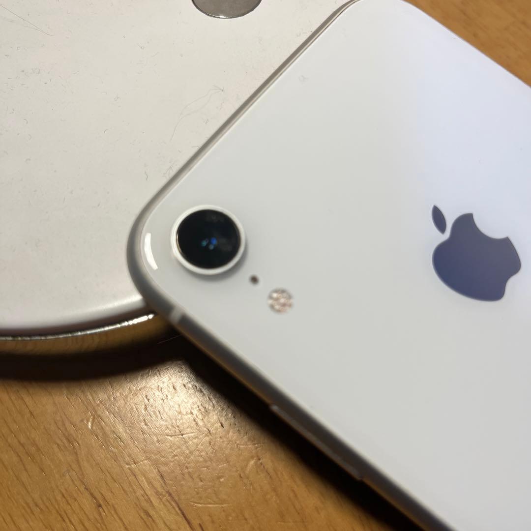 iPhoneXR 64GB 73%バッテリー　画面割れあり
