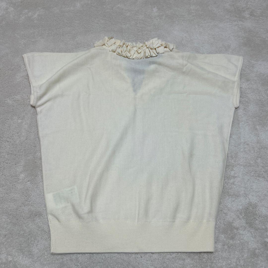 ♦︎新品未使用♦︎ESCADA フリル Vネック 半袖セーター S