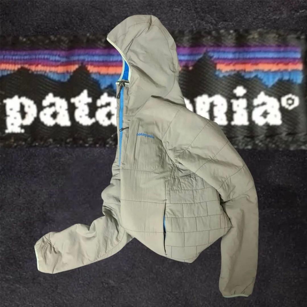【人気】Patagonia ナノエアフーディ tech atom グレー