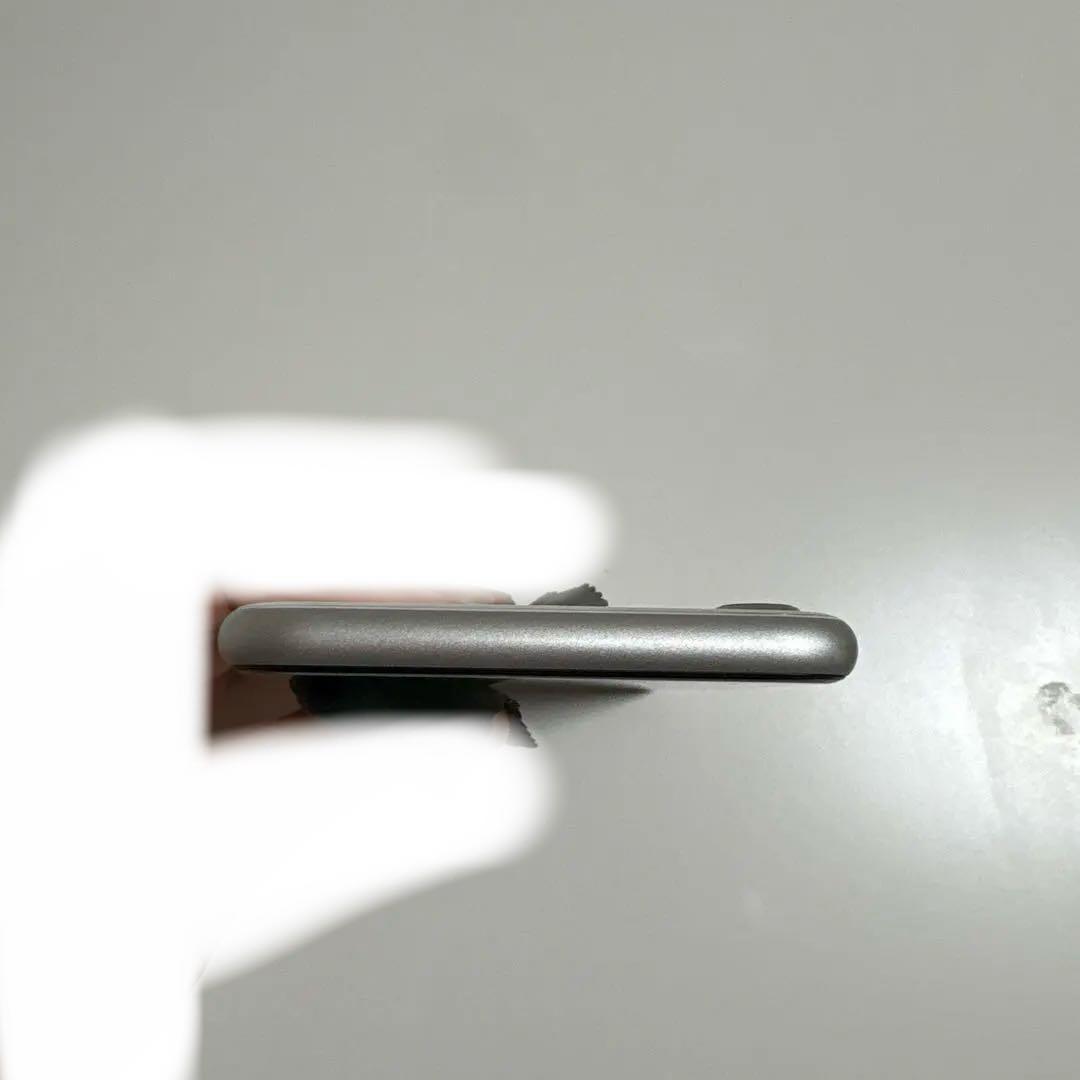 ガロン iPhone SE 64GB SIMフリー 初期化済み 動作良好