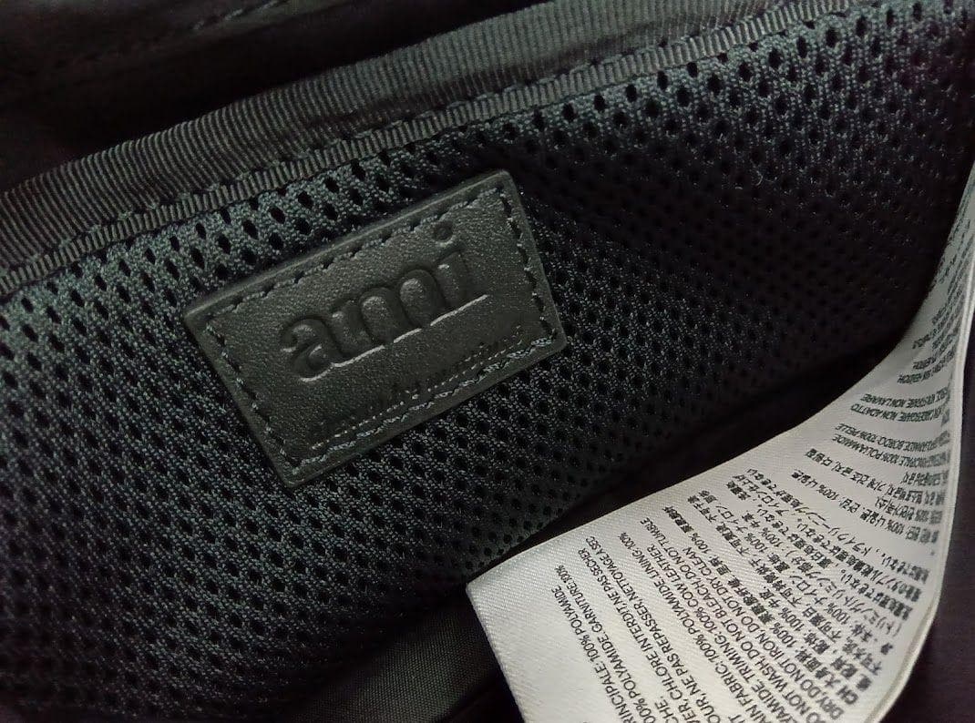 未使用に近い美品★AMI /アミ ◎クロスボディバッグ　黒