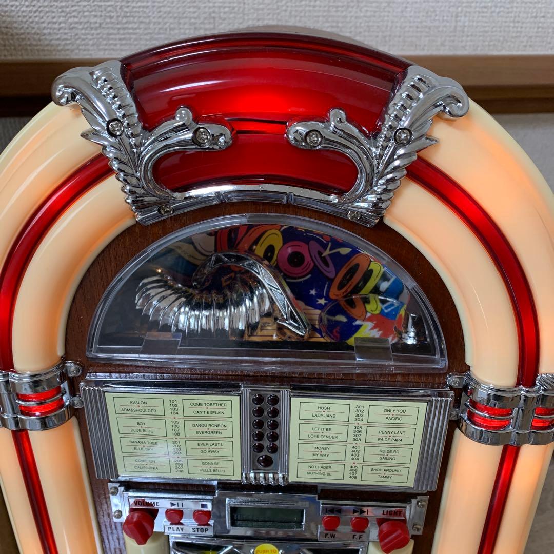 希少おすすめ品 昭和レトロジュークボックス(動作品)と オールディーズCD6枚付