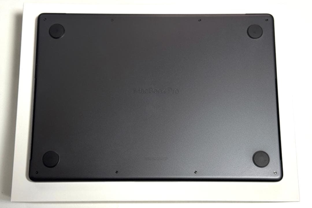 【美品】MacBook Pro M4 Max 64GB 2TB 保証2026/3