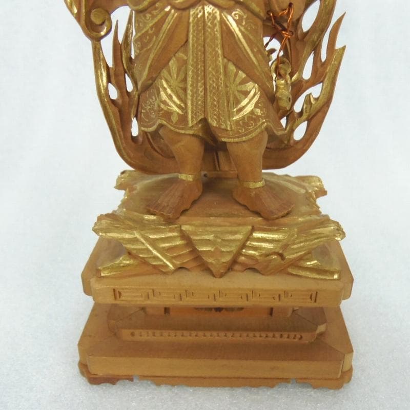 お盆お彼岸大特価中　白檀仏像★白檀 不動明王3.5寸 金泥★お不動さん★お仏壇に