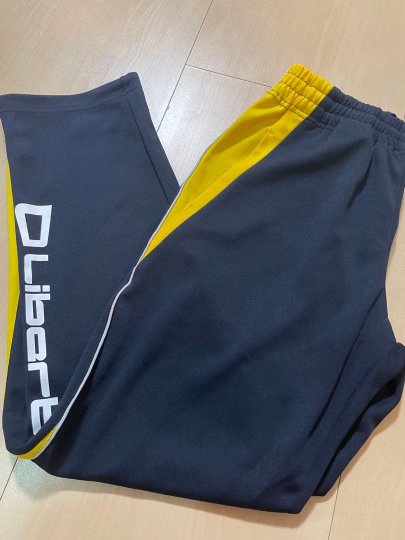 【未使用あり】リベルタサッカースクールユニフォーム4点セット160＆Sサイズ