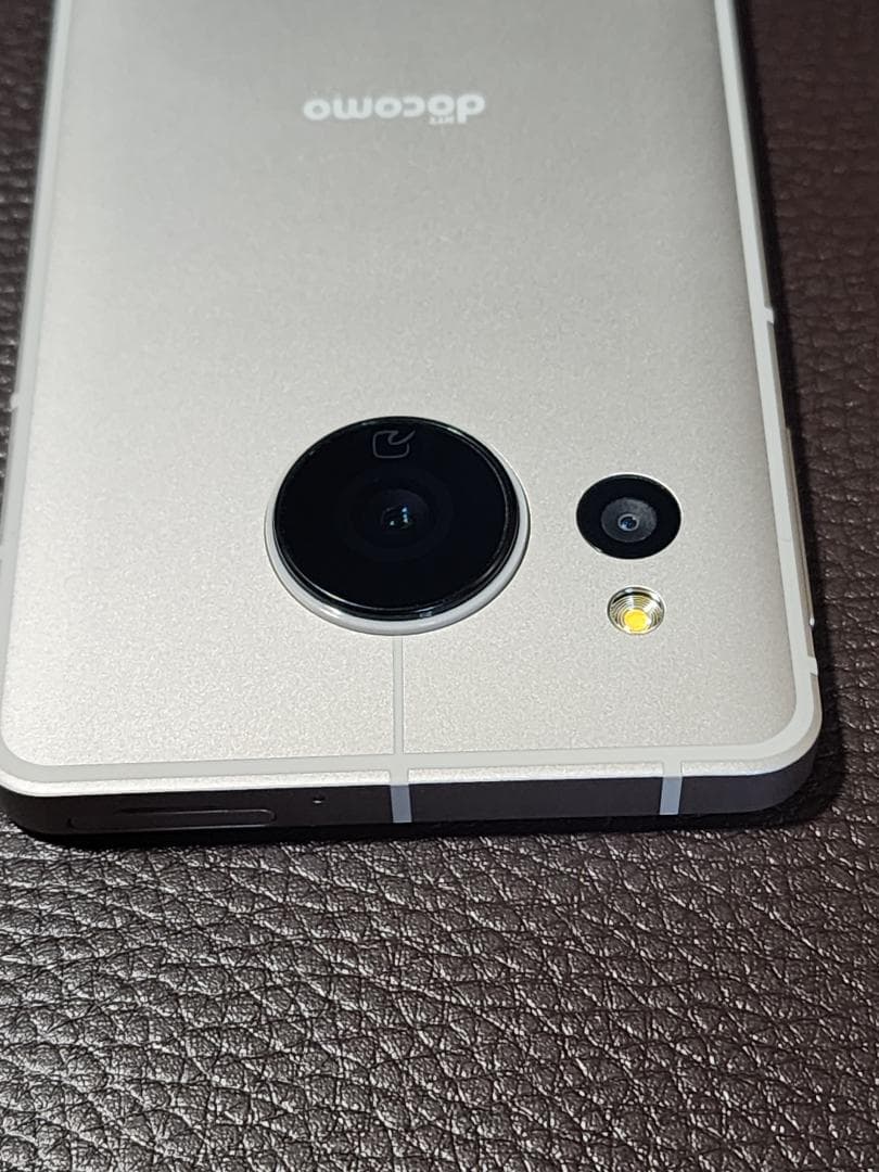 AQUOS sense8 ライトカッパー SH-54D　ドット抜けジャンク