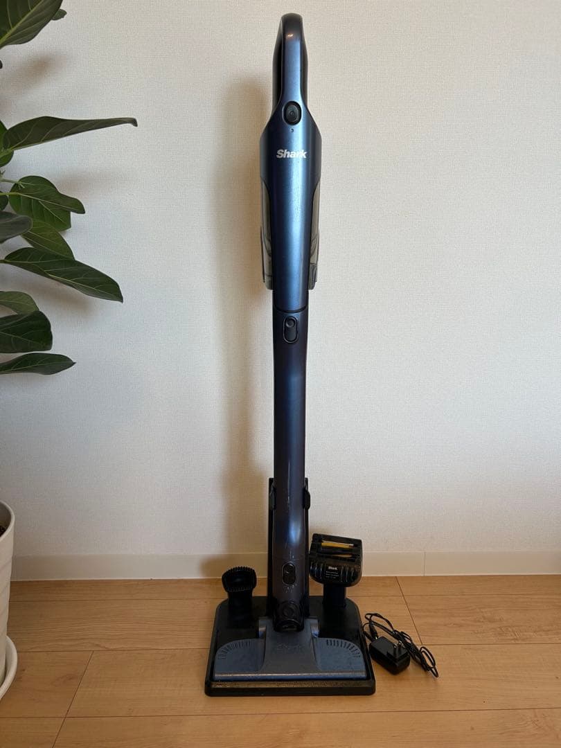 Shark スティッククリーナー 本体 充電器 オプションパーツ付き