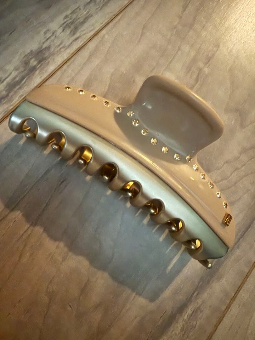 ALEXANDRE DE PARIS ビジュー付きヘアクリップ